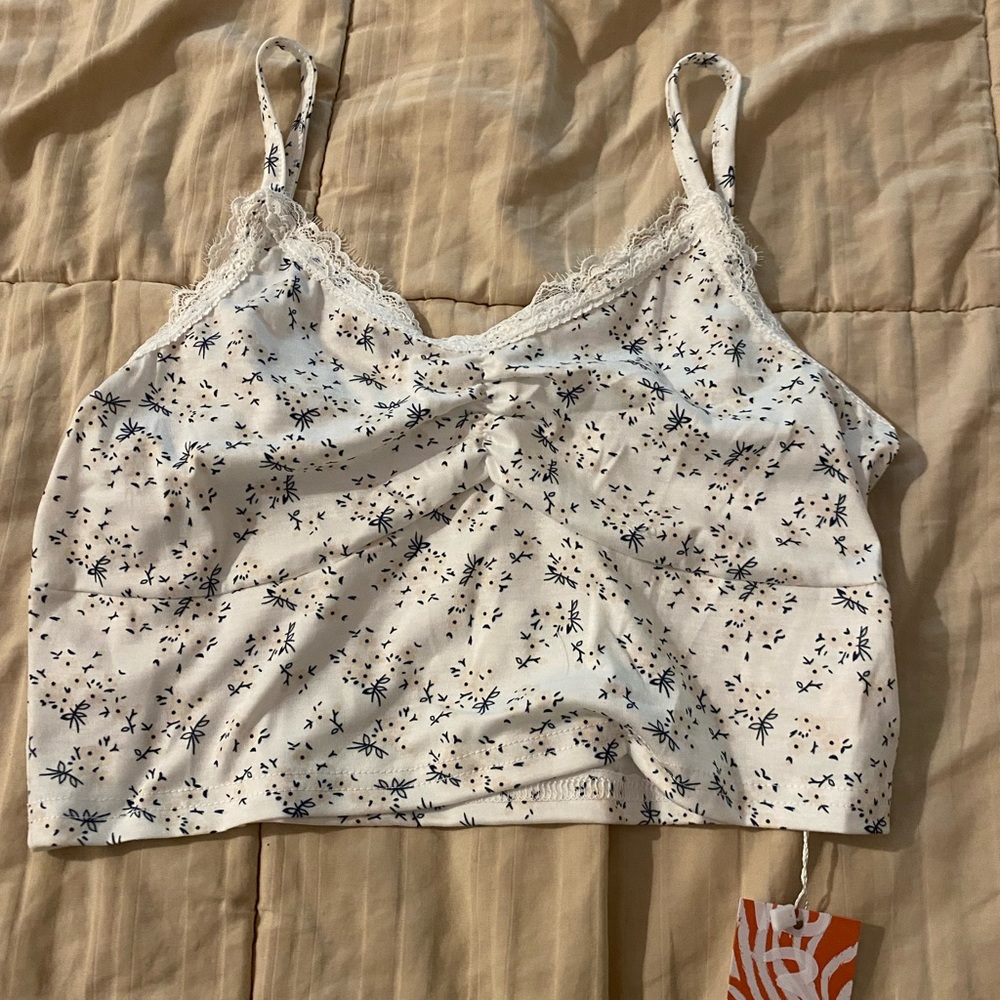 White flower crop top